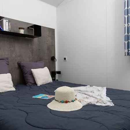 Mobil Avec Terrasse Pour 5 Pers, St-jean-de-monts - Api-1-52-983 * סן ז'אן דה מון