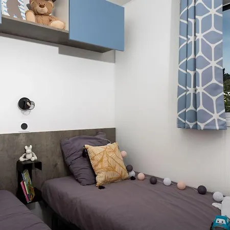 אתר קמפינג Mobil Avec Terrasse Pour 5 Pers, St-jean-de-monts - Api-1-52-983 *