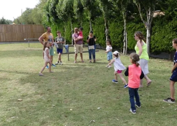 אתר קמפינג Mobil Avec Terrasse Pour 5 Pers, St-jean-de-monts - Api-1-52-983 סן ז'אן דה מון